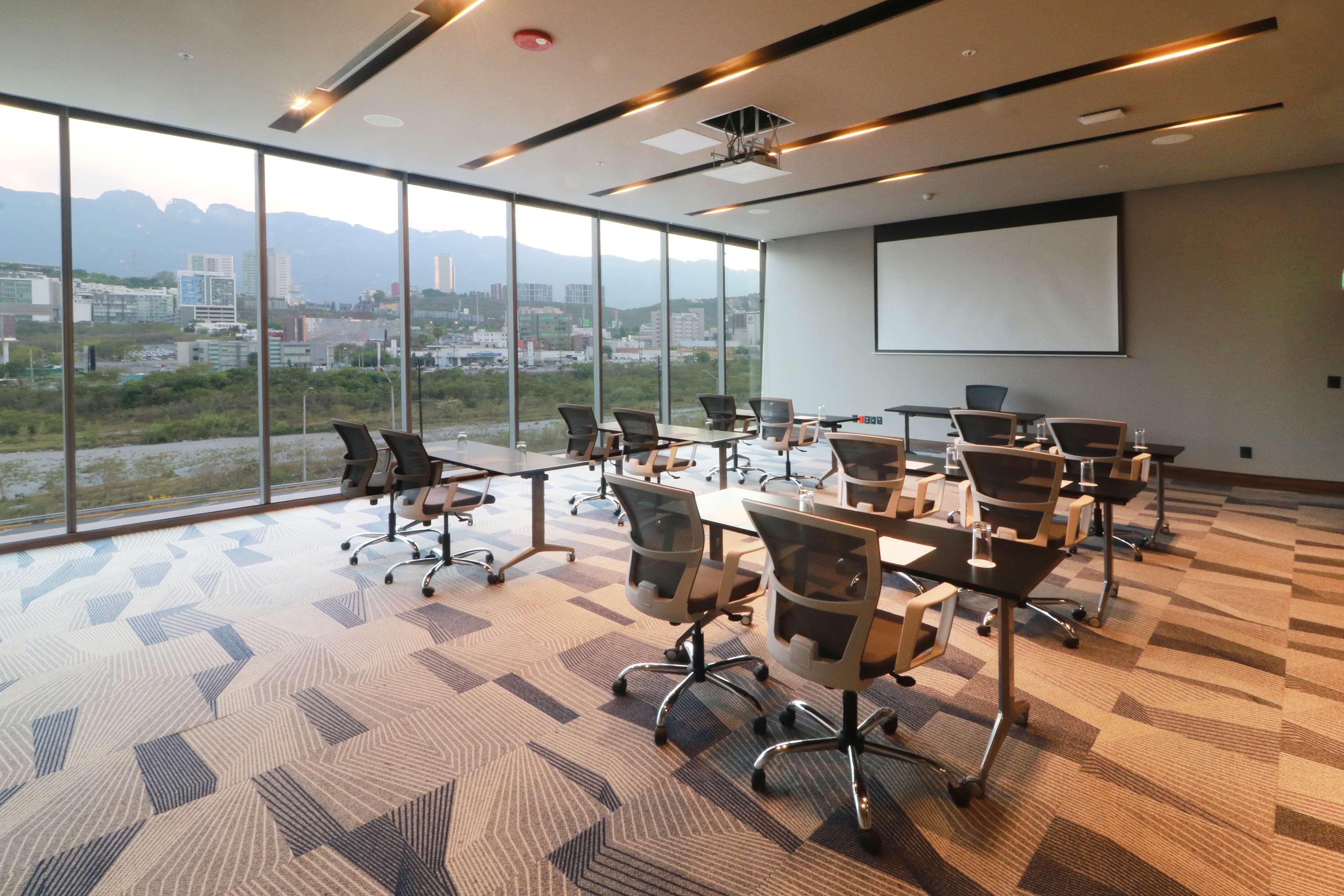 Hilton Garden Inn Monterrey Obispado Buitenkant foto